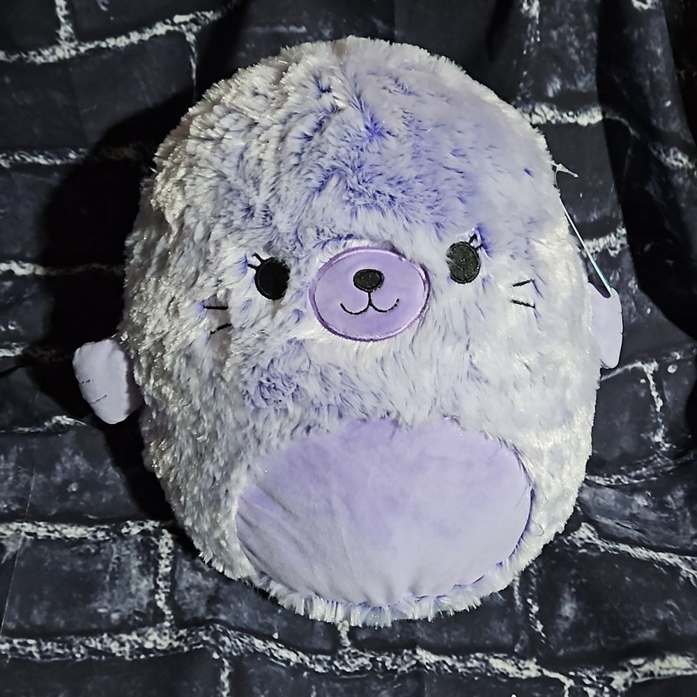 Original Squishmallows  Fuzzy & Soft  Fuzzamallow Ellen the Seal NWT